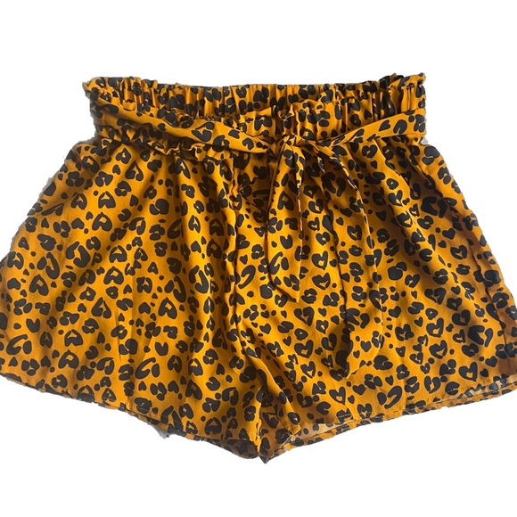 NWOT - Yellow Leopard Print High Waisted Bow Belt Shorts - Picture 2 of 7